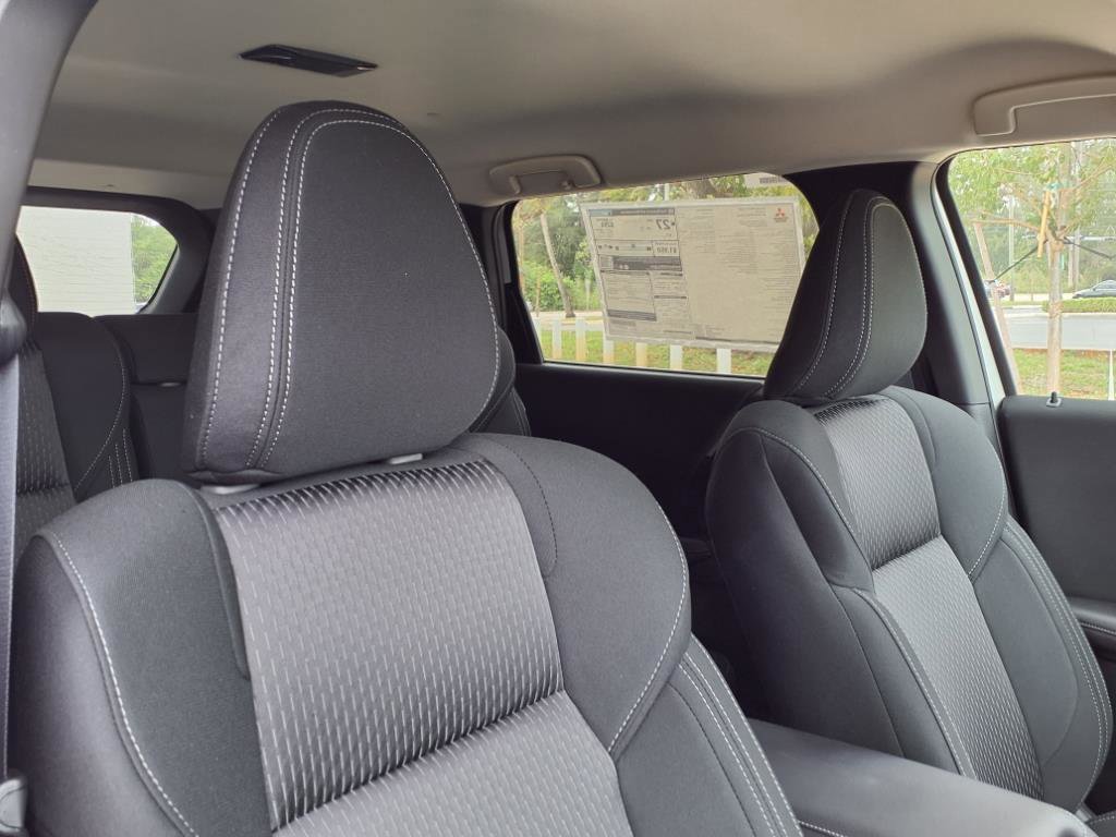 New 2025 Mitsubishi Outlander ES image 15