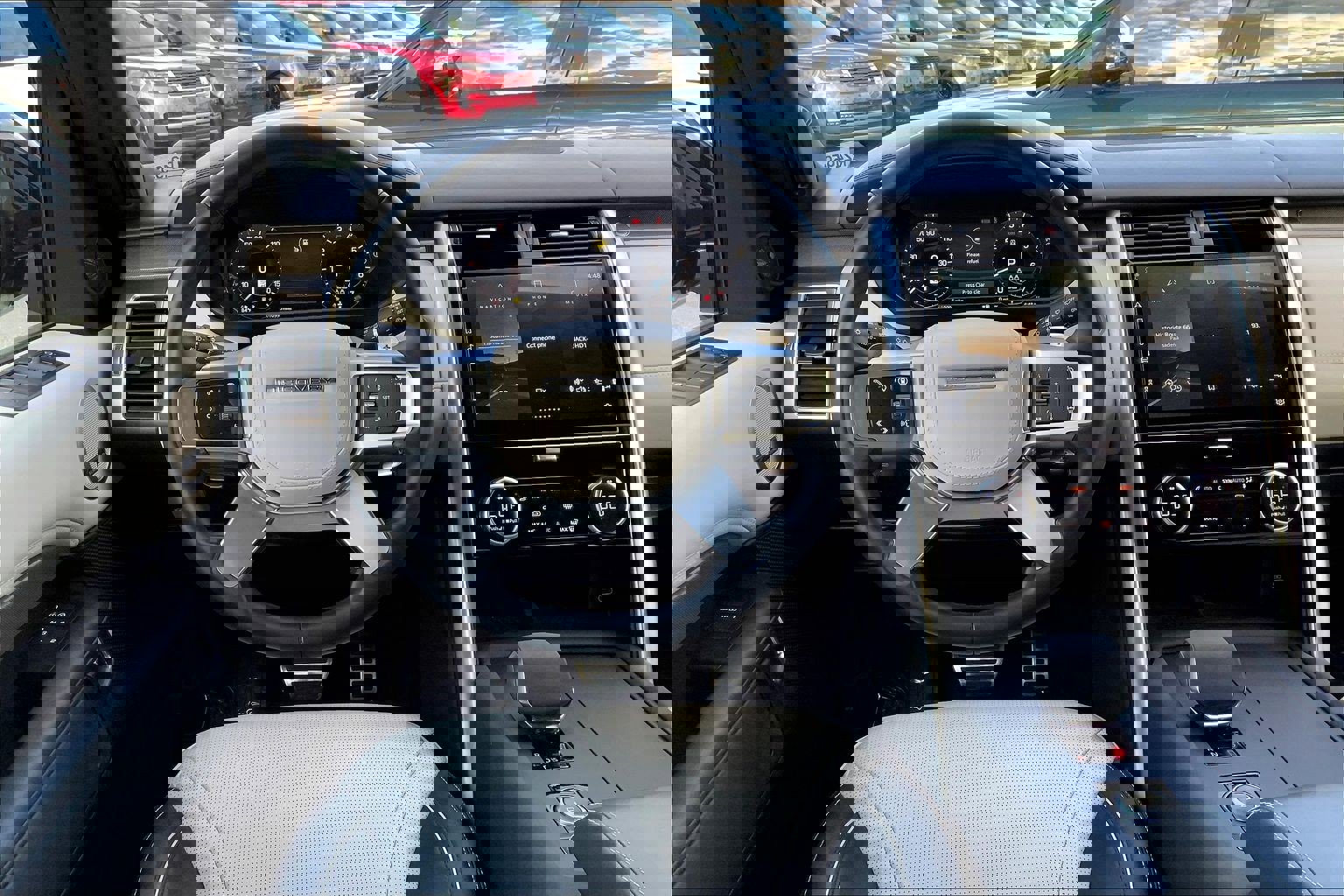 Used 2024 Land Rover Discovery Metropolitan Edition image 5