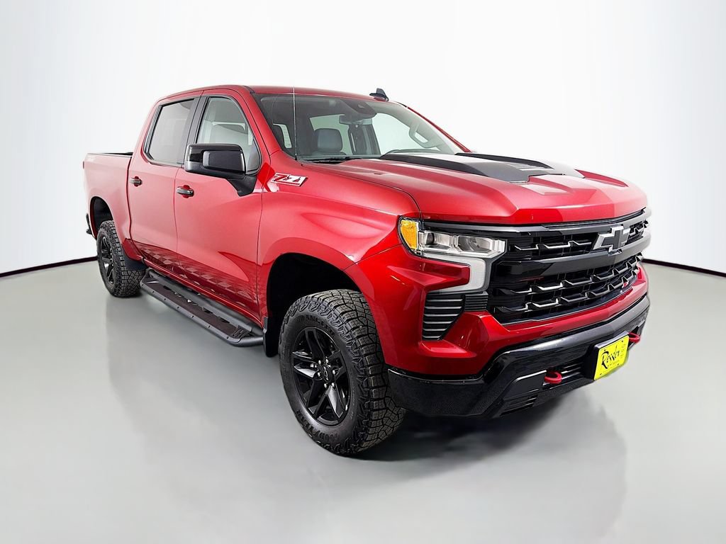 Used 2024 Chevrolet Silverado 1500 LT Trail Boss w/ Convenience Package II AWD/4WD image 4