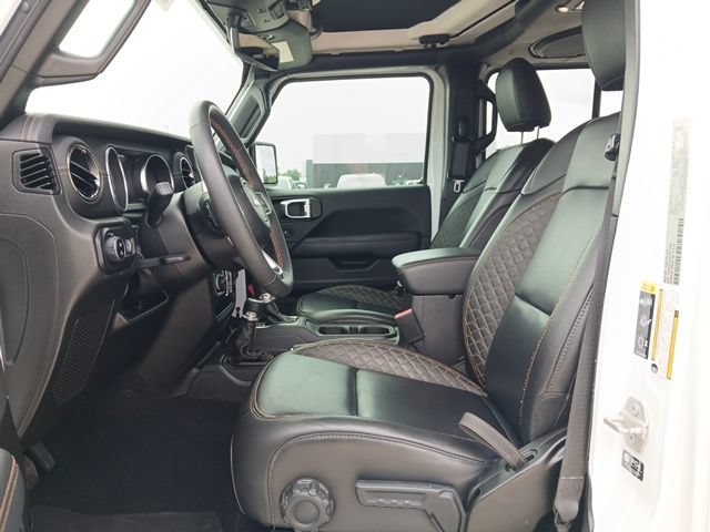 Used 2023 Jeep Gladiator Overland AWD/4WD image 15