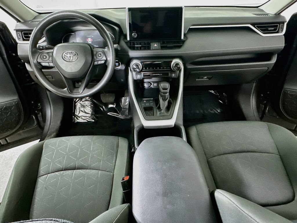Used 2025 Toyota RAV4 XLE FWD image 16