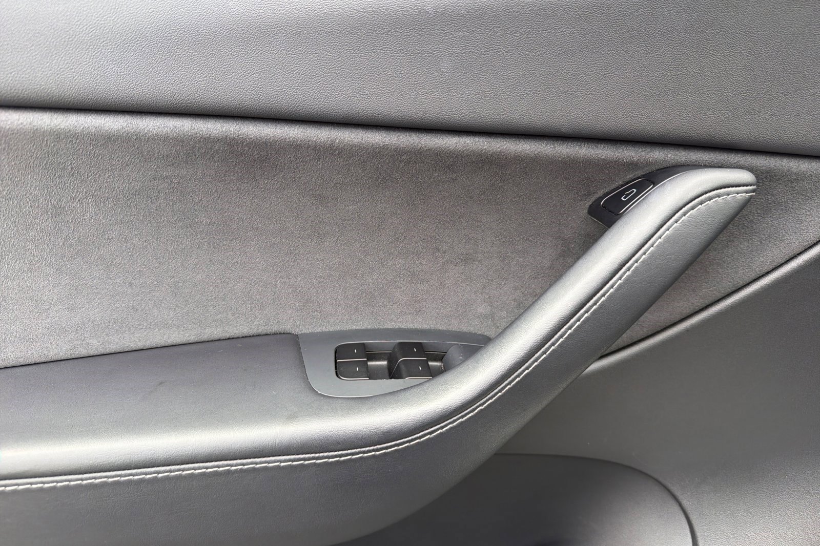 Used 2021 Tesla Model Y Long Range AWD/4WD image 12