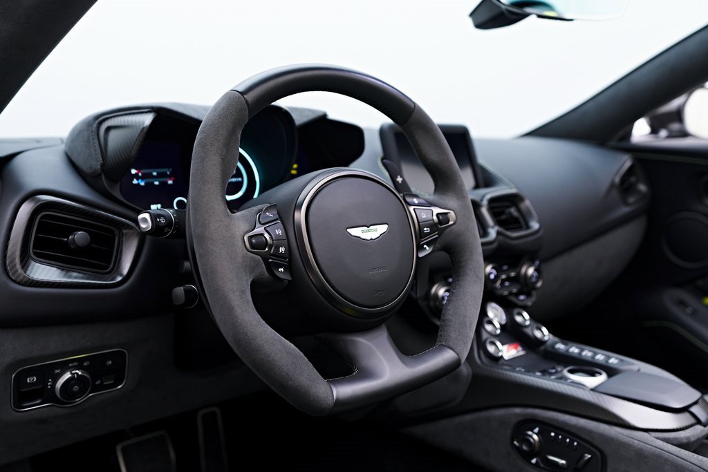 Used 2023 Aston Martin V8 Vantage Roadster image 47