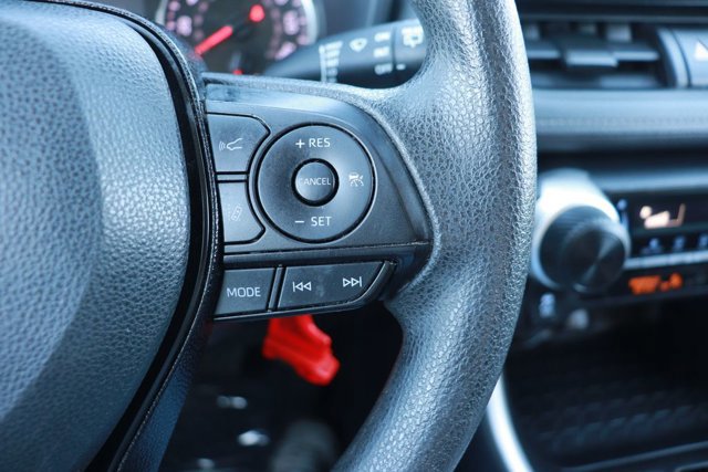 Used 2021 Toyota RAV4 LE image 25