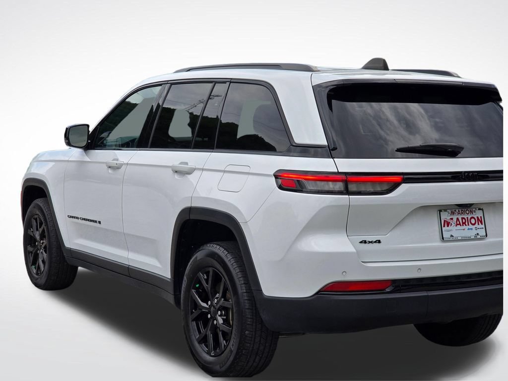 Used 2024 Jeep Grand Cherokee Altitude AWD/4WD image 49