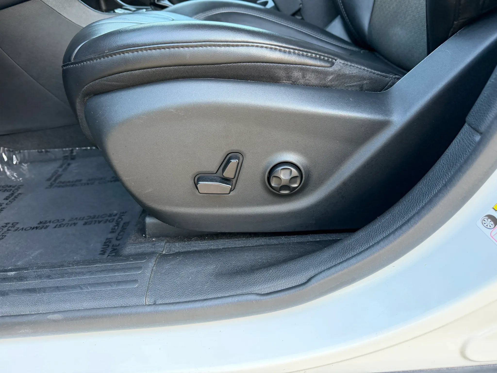 Used 2020 Jeep Cherokee Latitude Plus FWD image 10