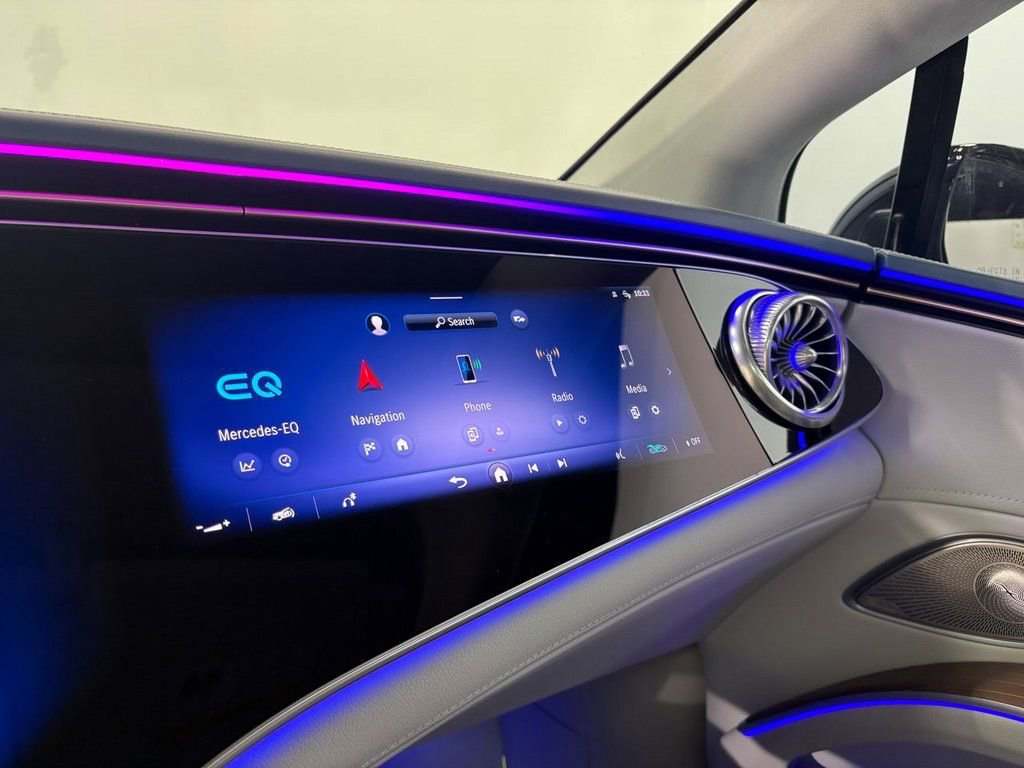 Used 2022 Mercedes-Benz EQS 580 4MATIC Sedan image 25