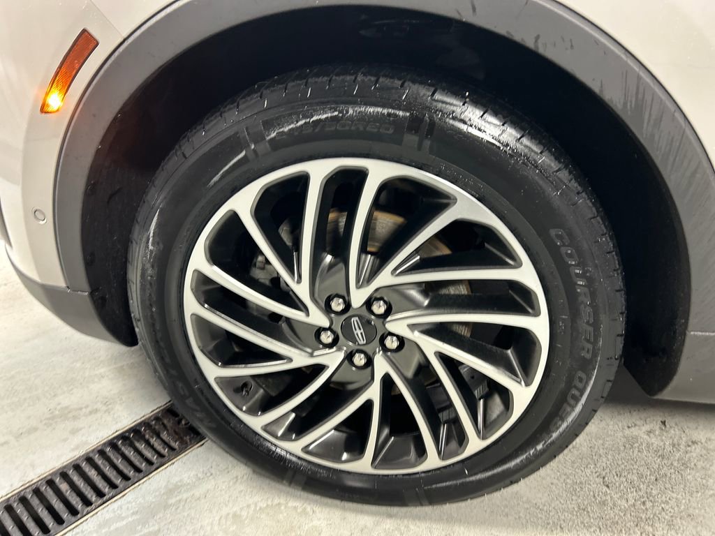 Used 2020 Lincoln Nautilus Reserve w/ Equipment Group 201A AWD/4WD image 9
