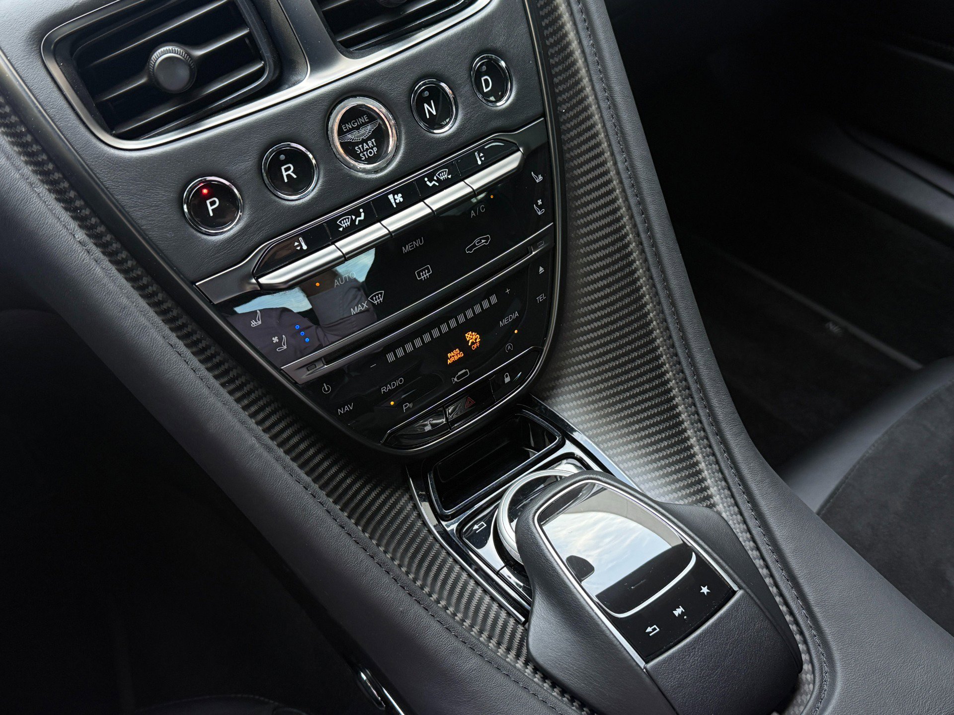 Used 2019 Aston Martin DBS Superleggera image 47