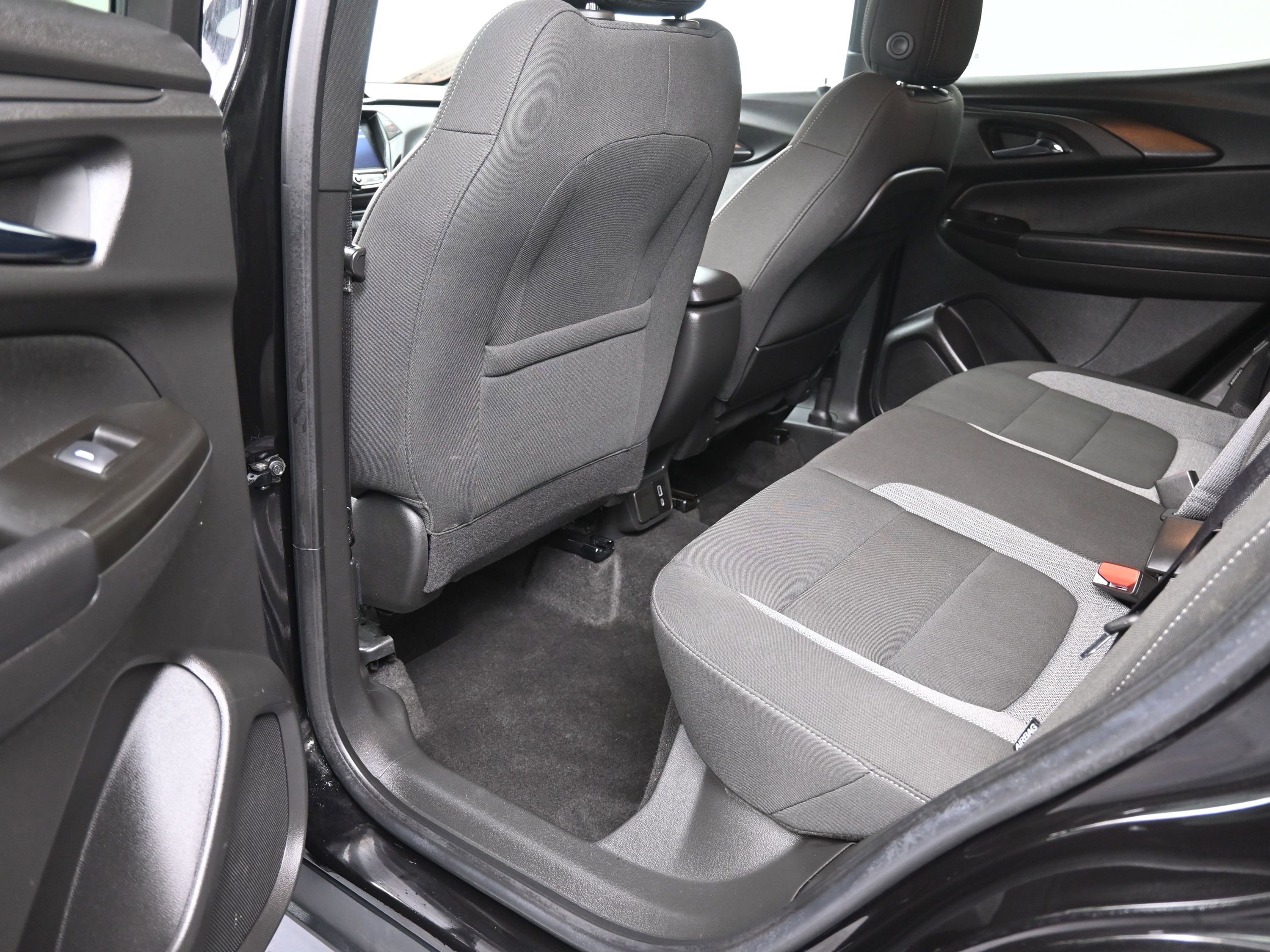 Used 2023 Chevrolet TrailBlazer LT w/ Convenience Package image 22