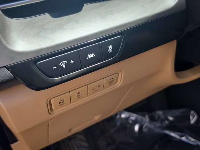 Used 2024 Kia Carnival EX FWD image 24