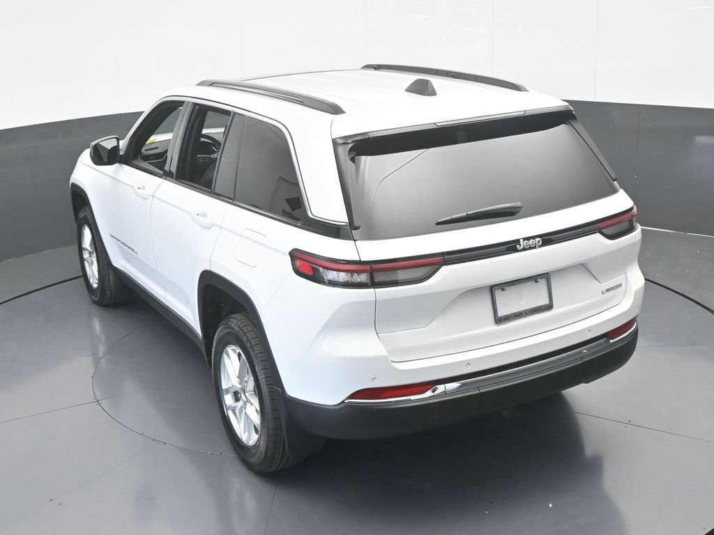 Used 2025 Jeep Grand Cherokee Laredo X RWD image 45
