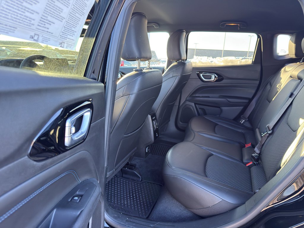 Used 2025 Jeep Compass Latitude w/ Convenience Group image 29