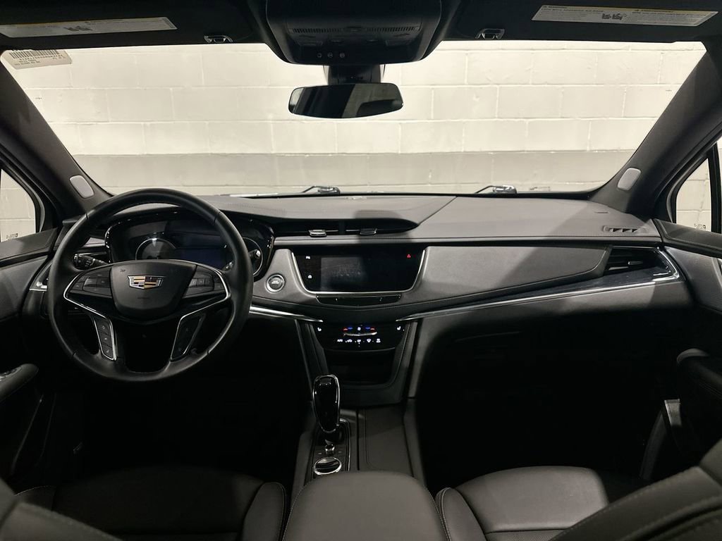 Used 2025 Cadillac XT5 Premium Luxury image 8