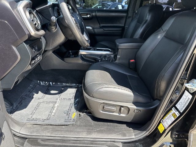 Used 2023 Toyota Tacoma Limited w/ Nightshade Package AWD/4WD image 17