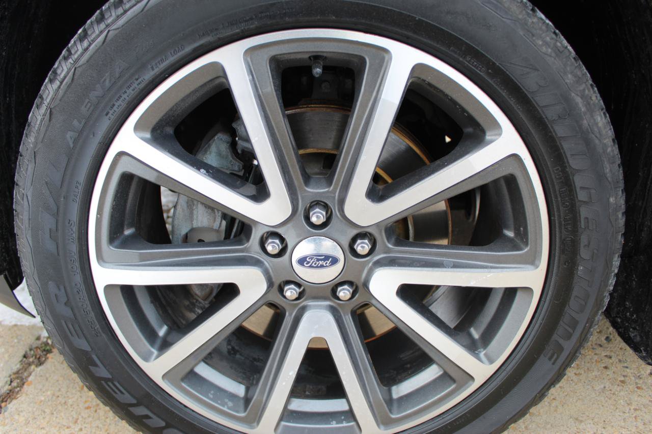 Used 2015 Ford Explorer XLT w/ Equipment Group 202A AWD/4WD image 40