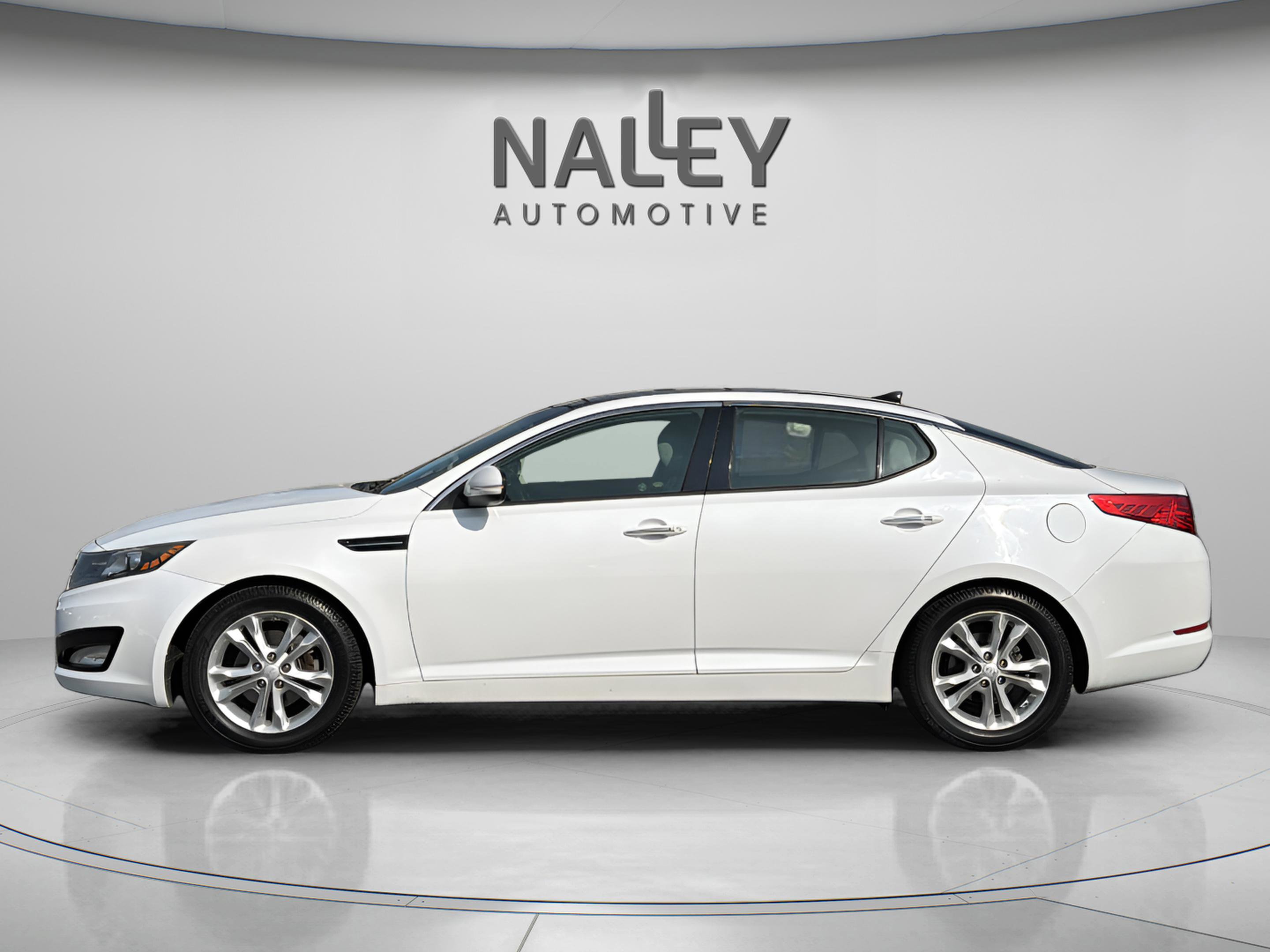 Used 2013 Kia Optima EX w/ Premium Pkg image 2