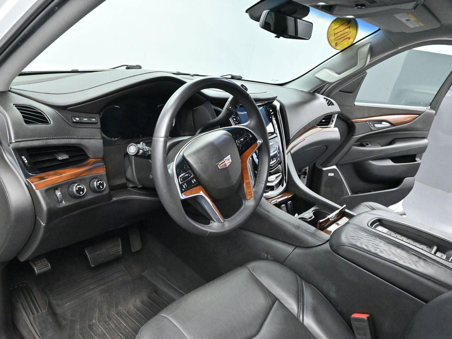 Used 2017 Cadillac Escalade ESV Luxury image 19