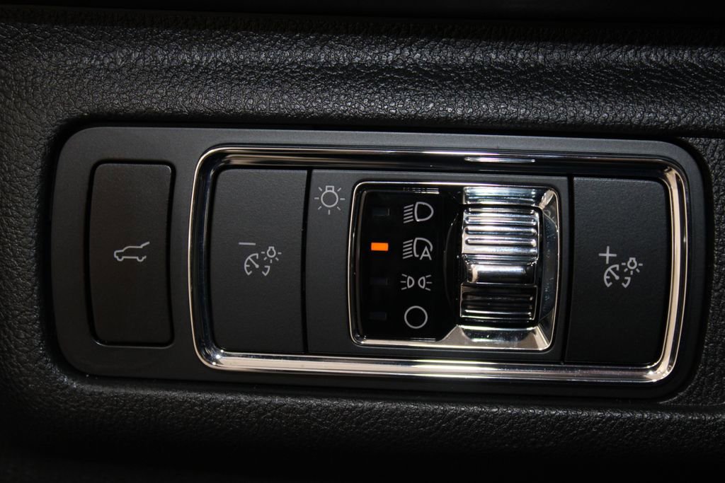 Used 2024 Lincoln Corsair AWD w/ Equipment Group 101A image 49