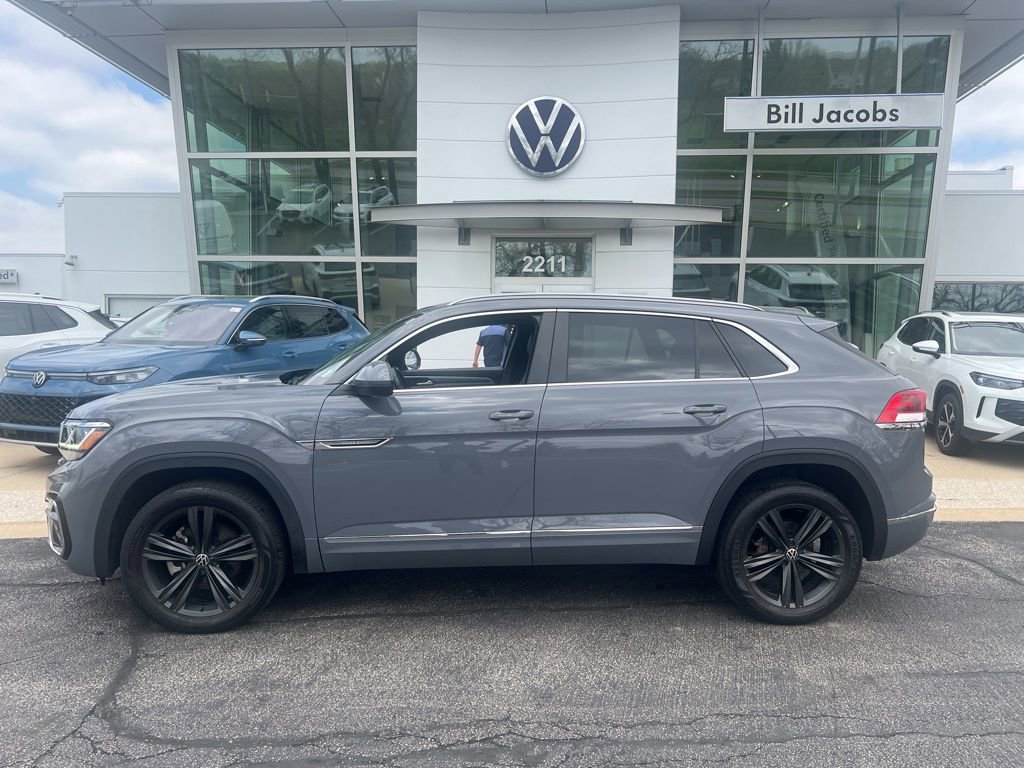 Used 2022 Volkswagen Atlas Cross Sport SEL R-Line AWD/4WD image 3