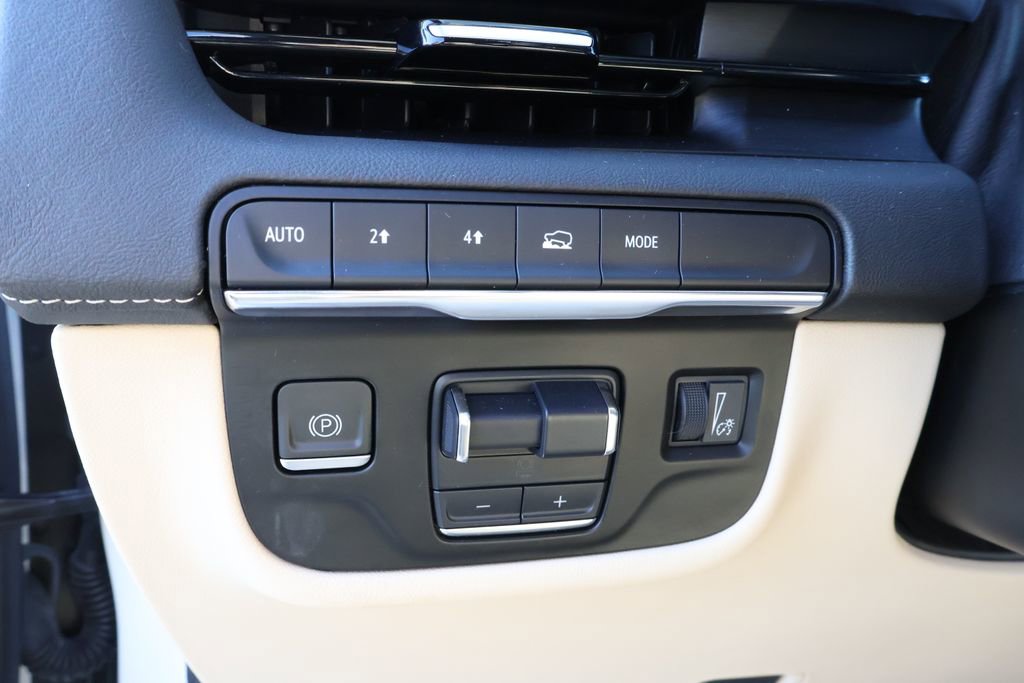 Used 2023 Cadillac Escalade Premium Luxury w/ Performance Package image 20