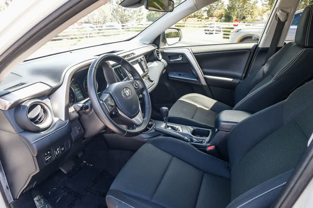 Used 2018 Toyota RAV4 XLE FWD image 17