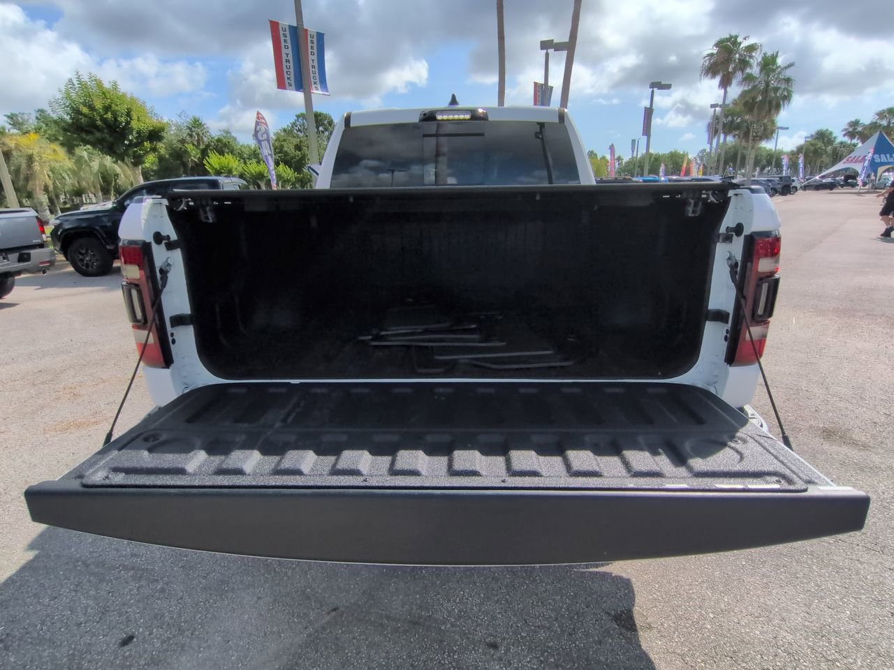 Used 2023 RAM 1500 Limited AWD/4WD image 12