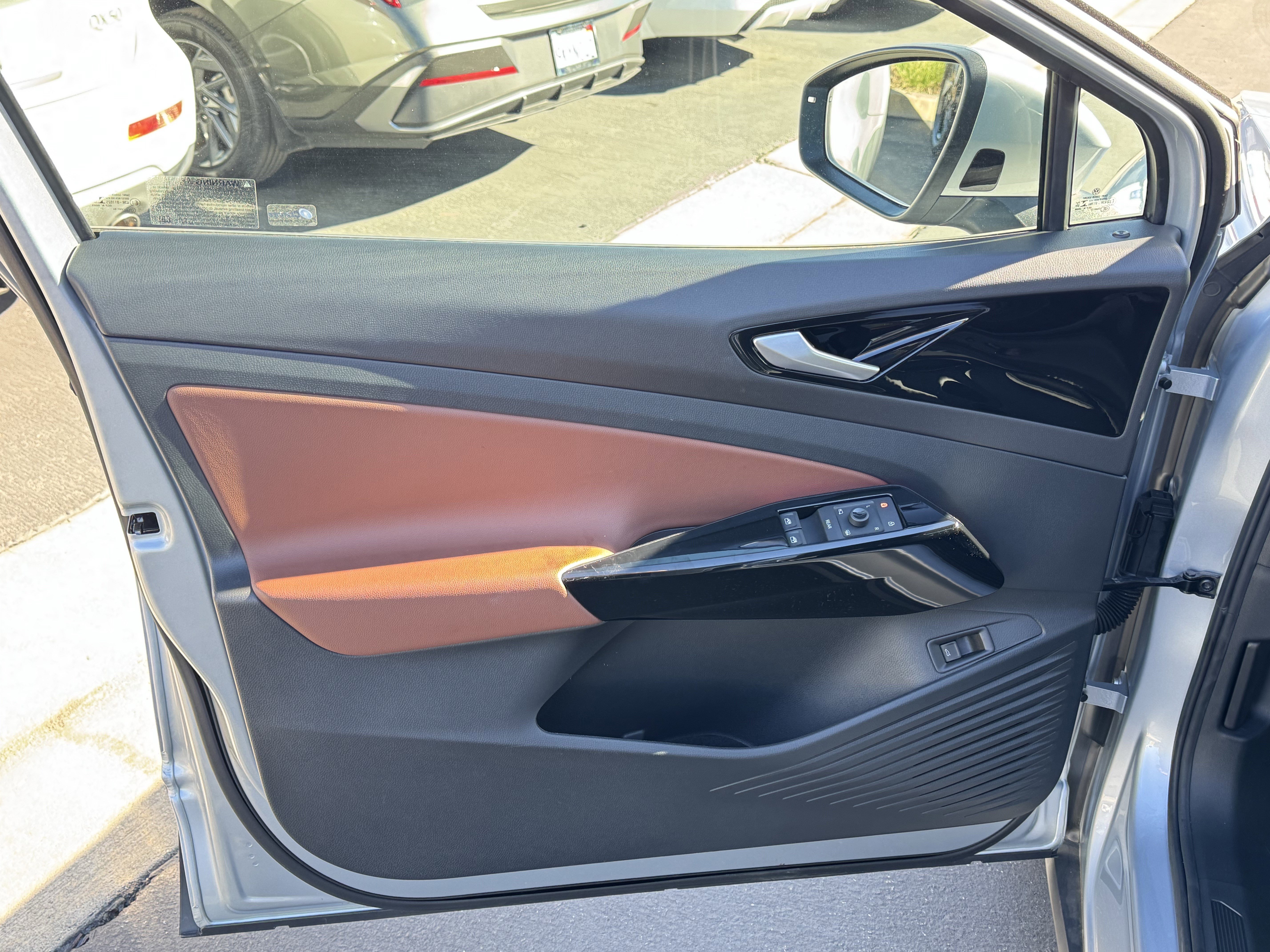 Used 2021 Volkswagen ID.4 Pro S w/ ID.4 Protection Package image 12