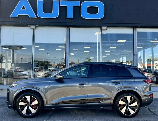 Used 2025 Audi SQ6 e-tron Premium Plus w/ Premium Plus AWD/4WD image 34