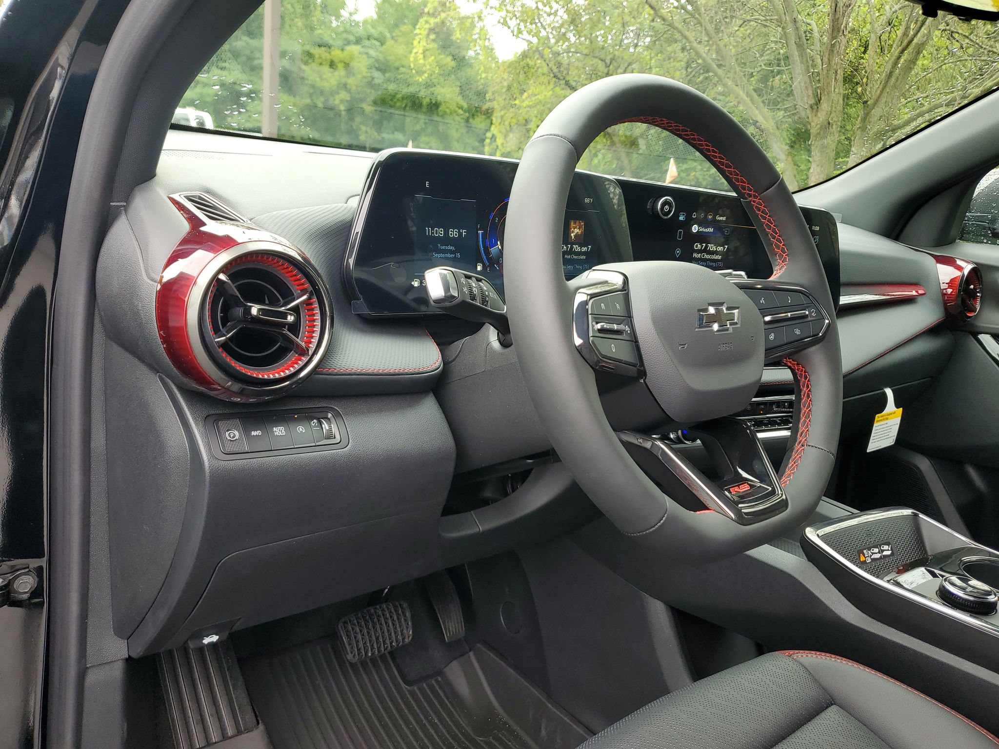 New 2027 Chevrolet Equinox RS w/ Safety and Technology Package AWD/4WD image 17