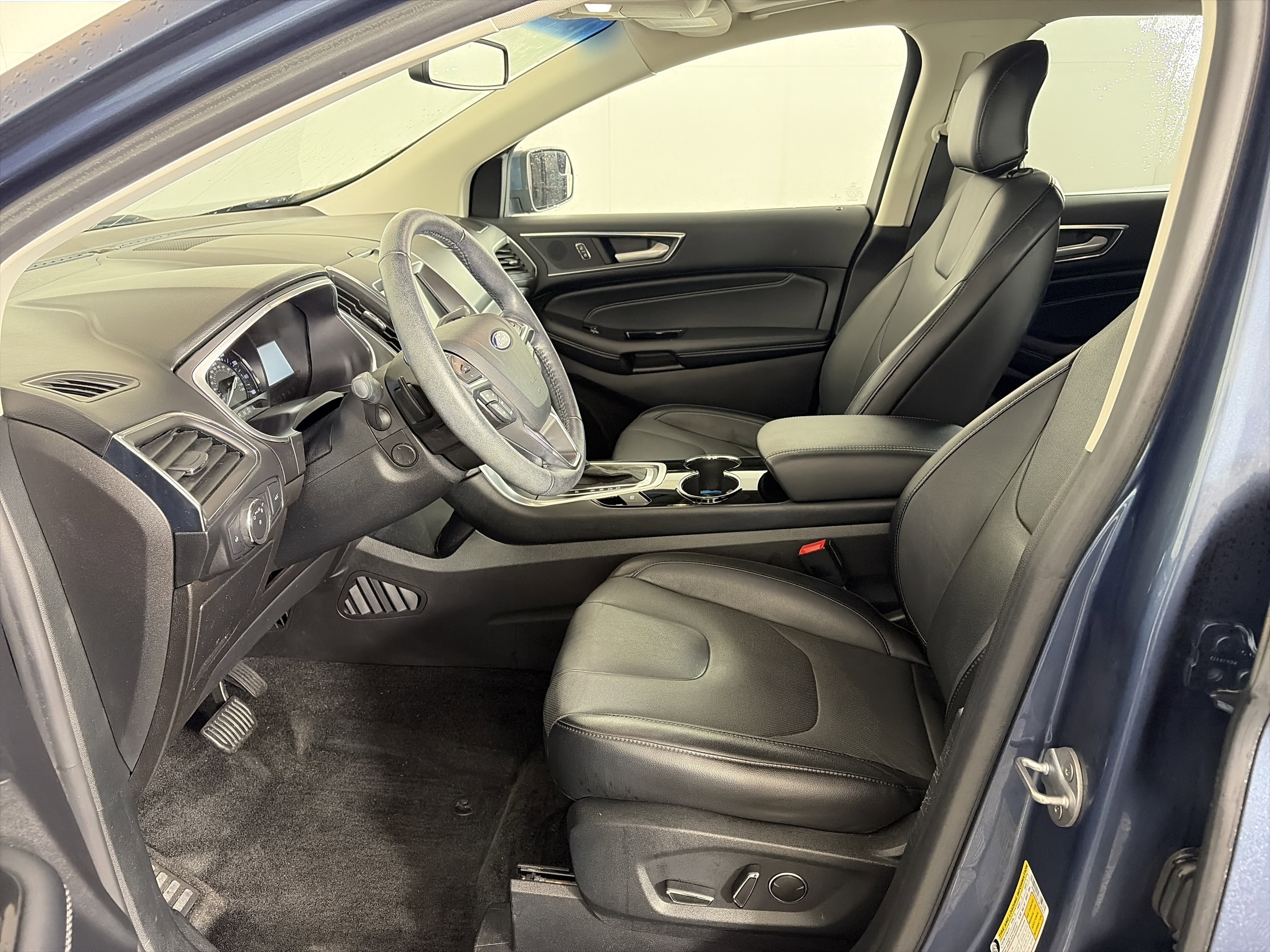 Used 2018 Ford Edge Titanium w/ Equipment Group 301A image 6