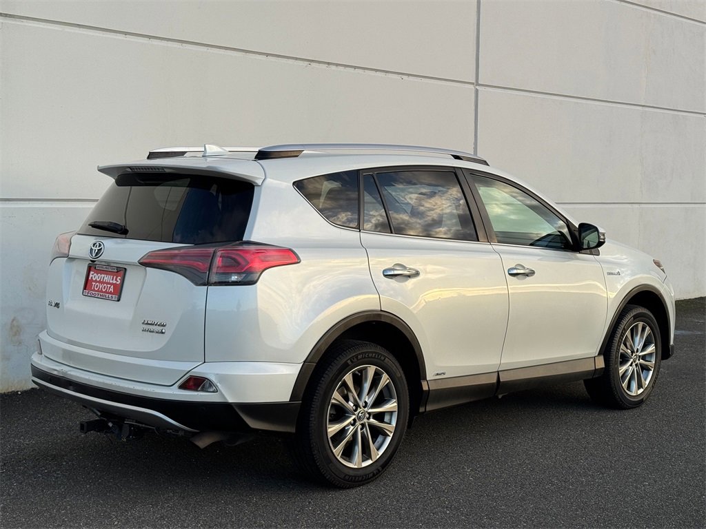 Used 2016 Toyota RAV4 Limited image 4