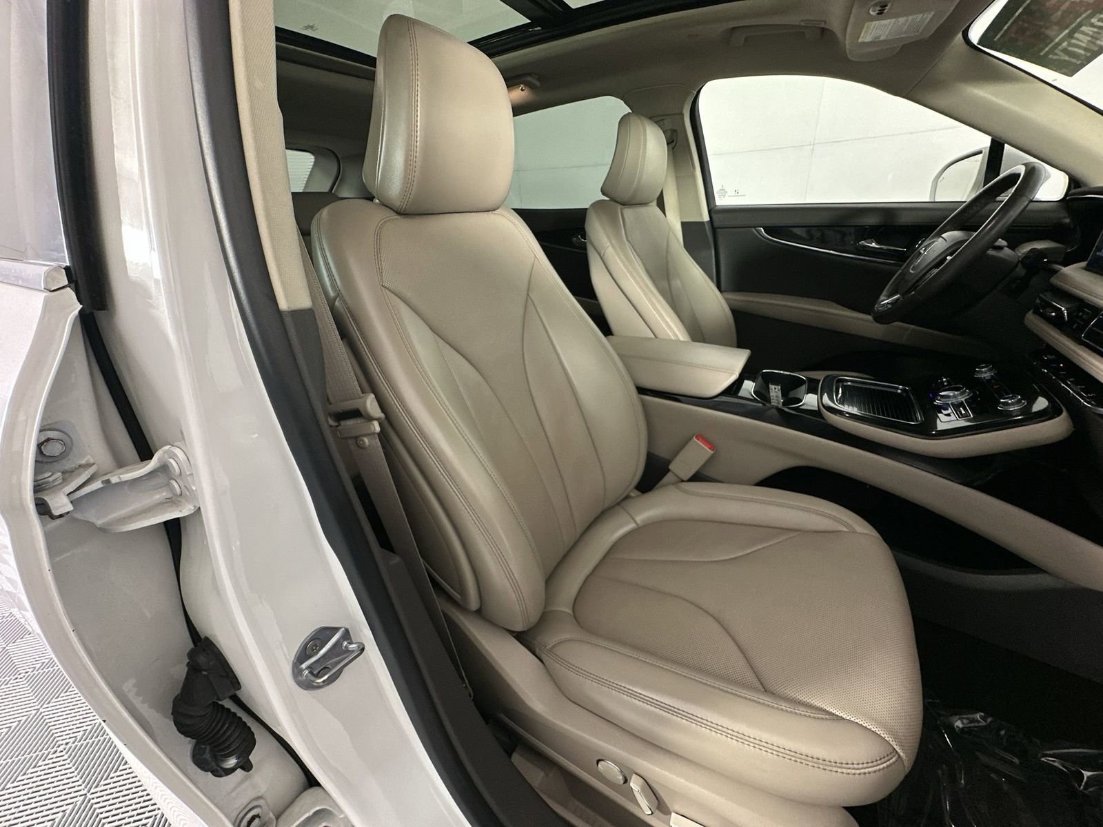 Used 2022 Lincoln Nautilus Reserve AWD/4WD image 27
