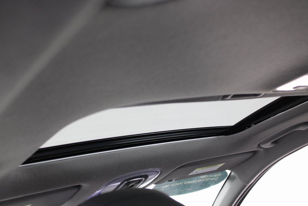 Certified 2025 Hyundai Elantra SEL image 20