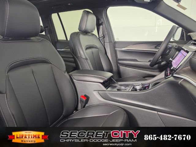 New 2026 Jeep Grand Cherokee Limited w/ Limited Altitude Package AWD/4WD image 34