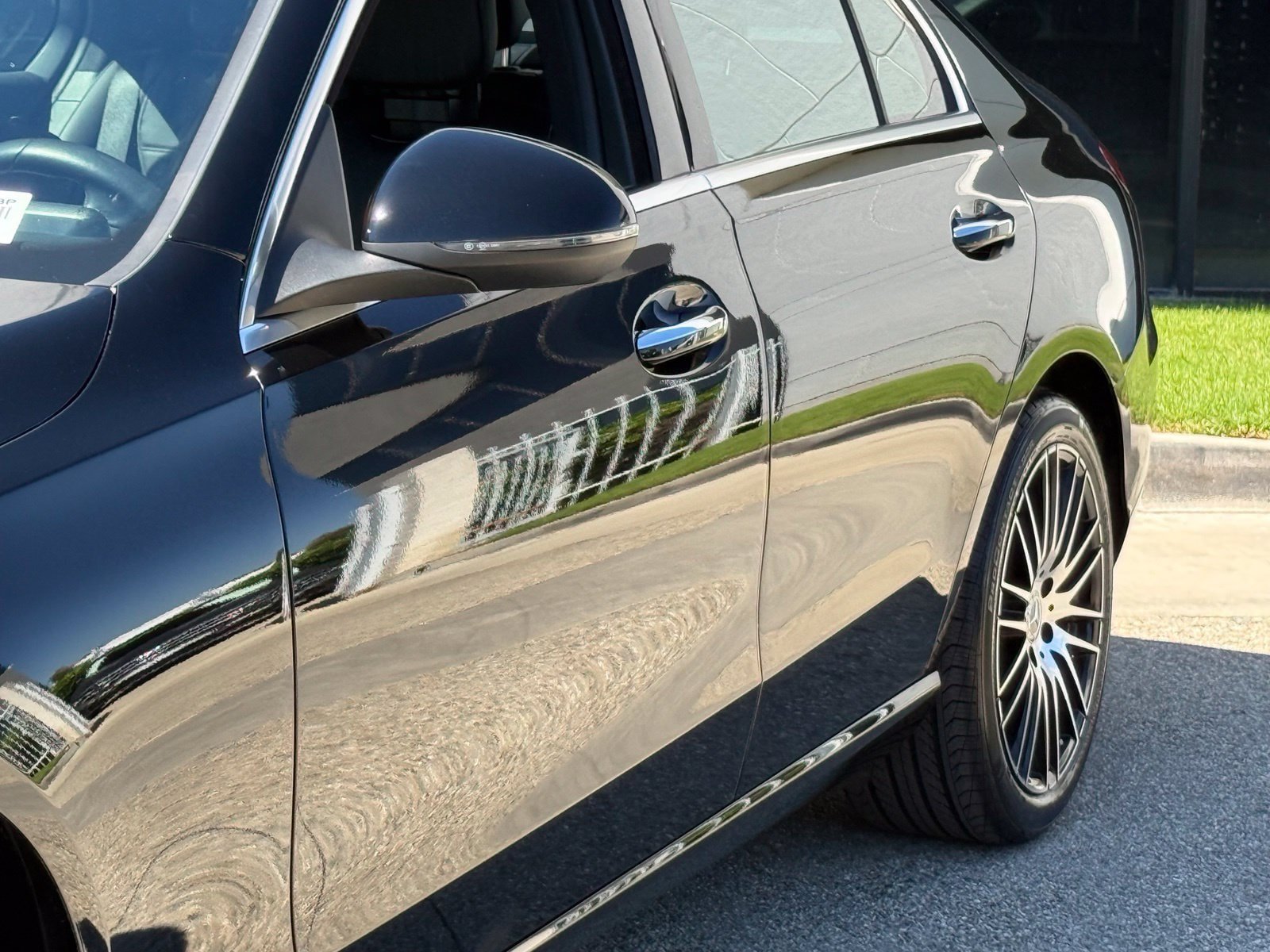 Used 2025 Mercedes-Benz C 300 Sedan image 4