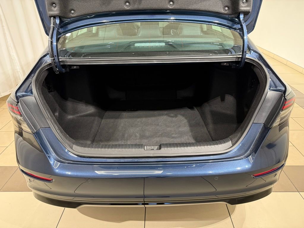 Used 2024 Honda Accord Touring image 11