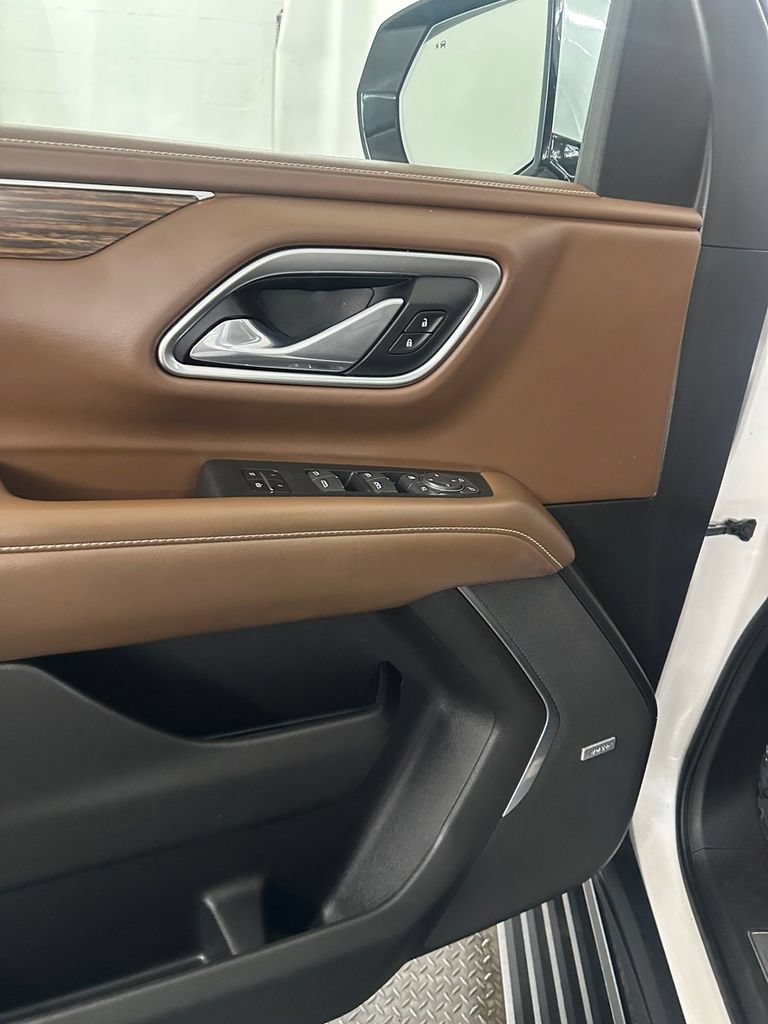 Used 2021 Chevrolet Tahoe High Country w/ Premium Package AWD/4WD image 8