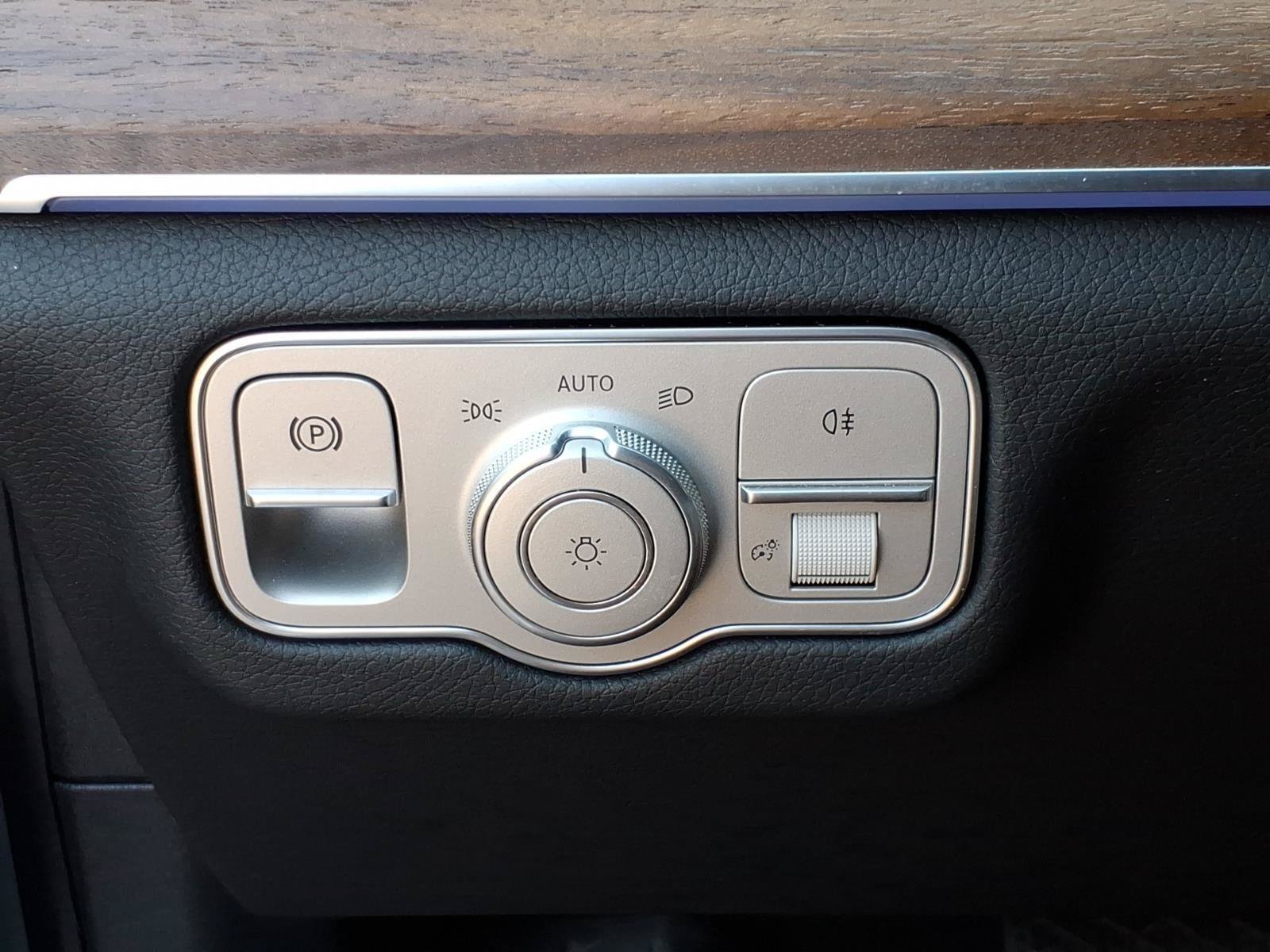 Used 2025 Mercedes-Benz GLE 350 4MATIC image 17
