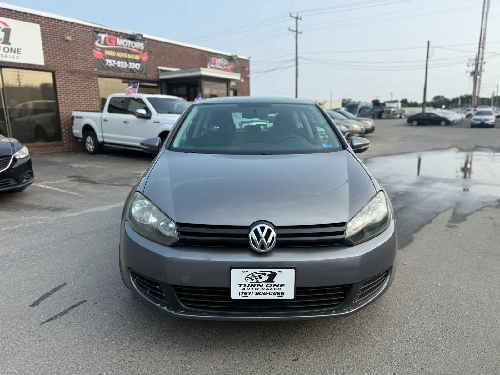 Used 2010 Volkswagen Golf 2-Door FWD image 8