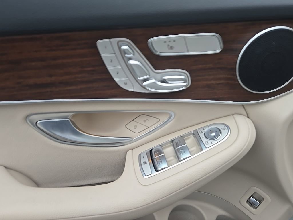 Used 2021 Mercedes-Benz GLC 300 GLC 300 image 23