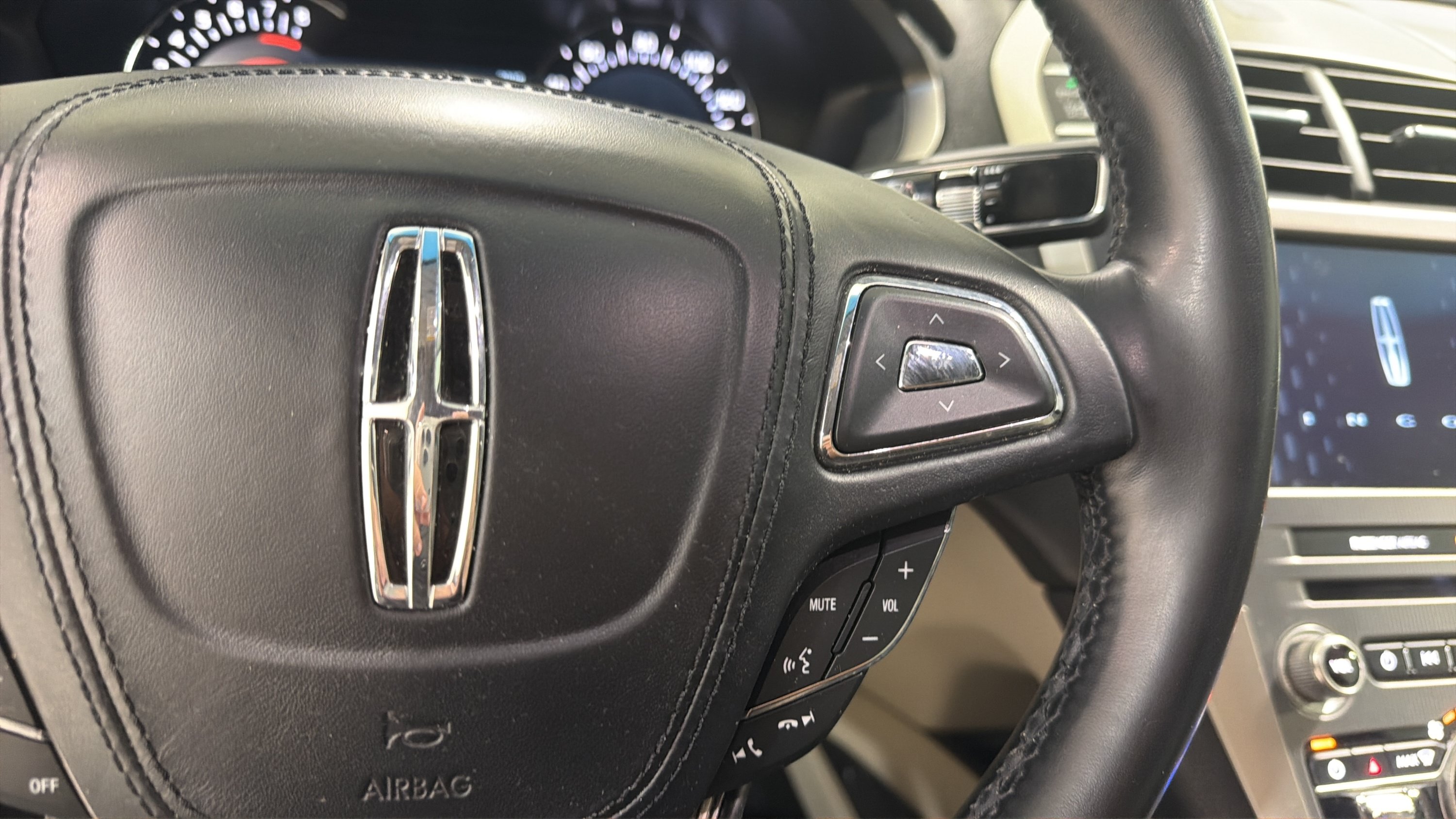 Used 2018 Lincoln MKZ Reserve w/ Magnetic Appearance Package AWD/4WD image 13