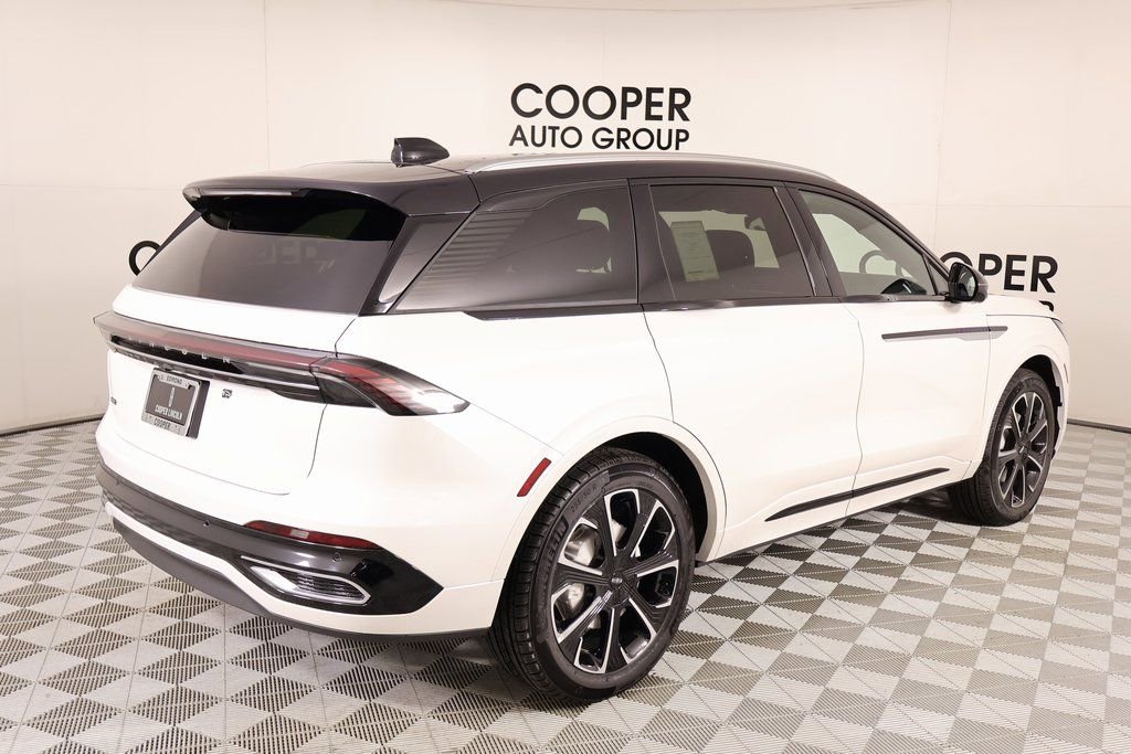 New 2026 Lincoln Nautilus Reserve image 21