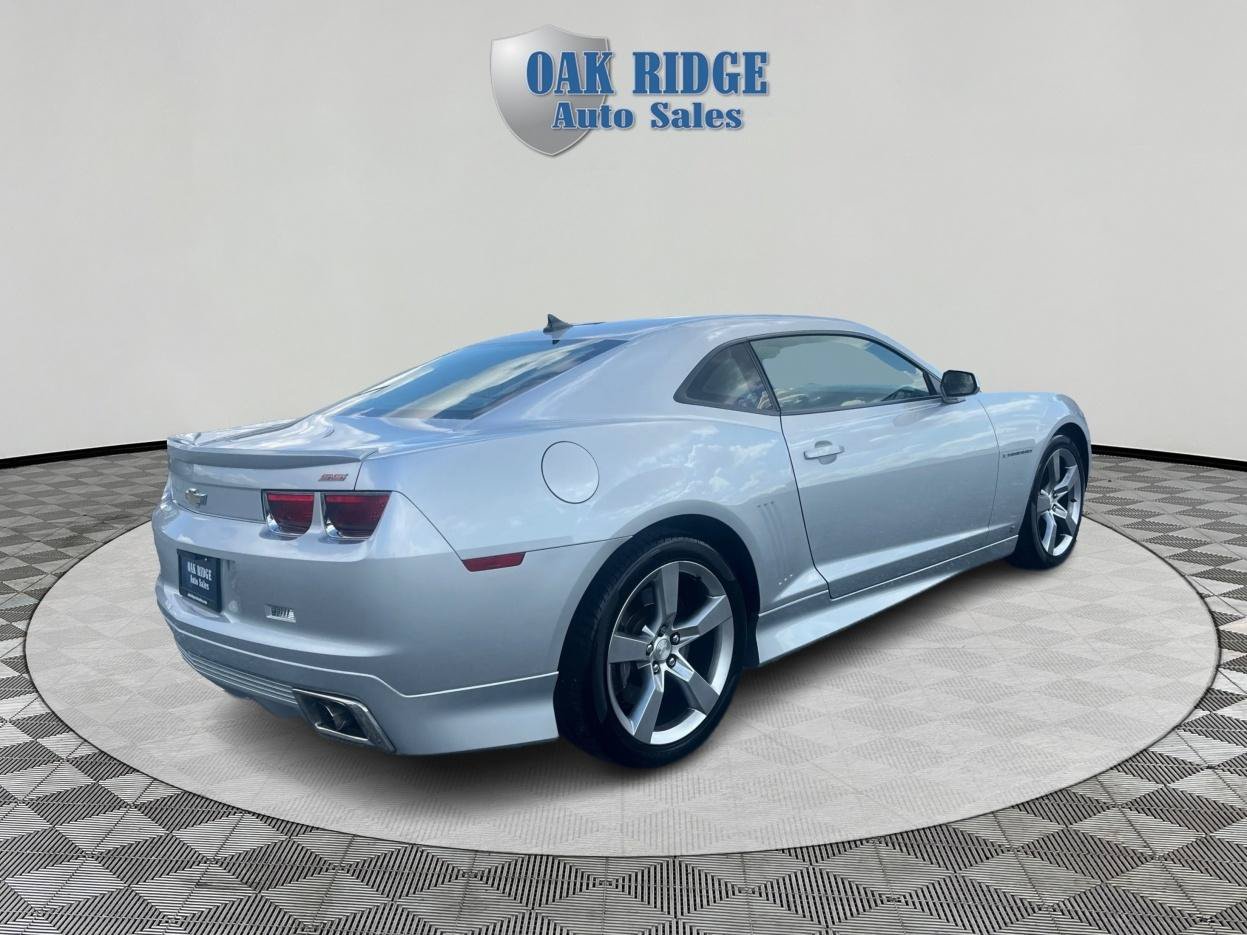 Used 2010 Chevrolet Camaro SS w/ LPO, Ground Effects Package RWD image 5