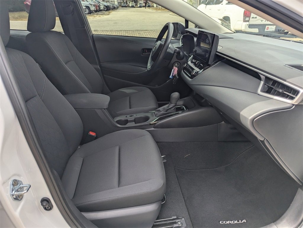 Used 2025 Toyota Corolla LE image 14