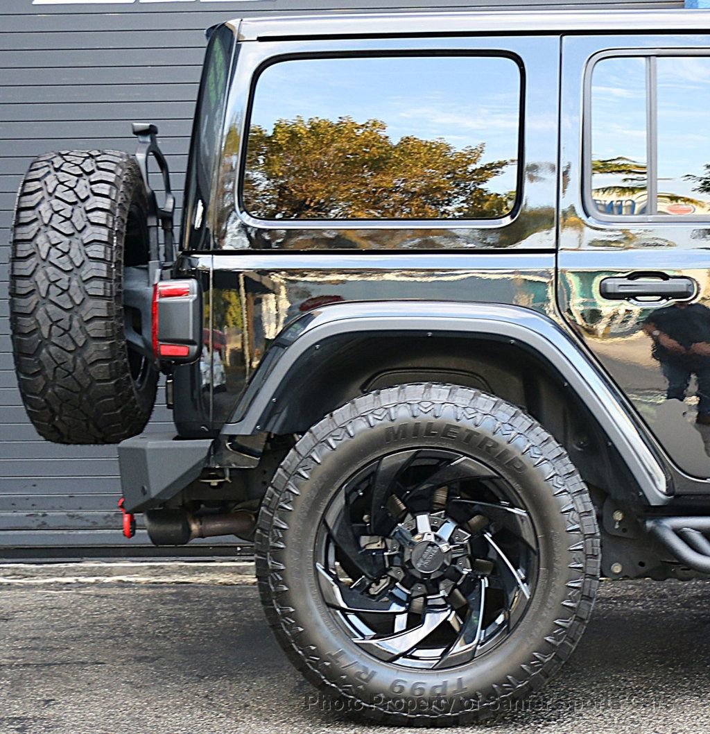 Used 2018 Jeep Wrangler Unlimited Rubicon w/ Dual Top Group AWD/4WD image 16