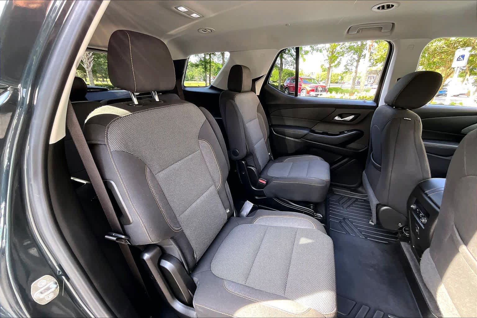 Used 2019 Chevrolet Traverse LT FWD image 21