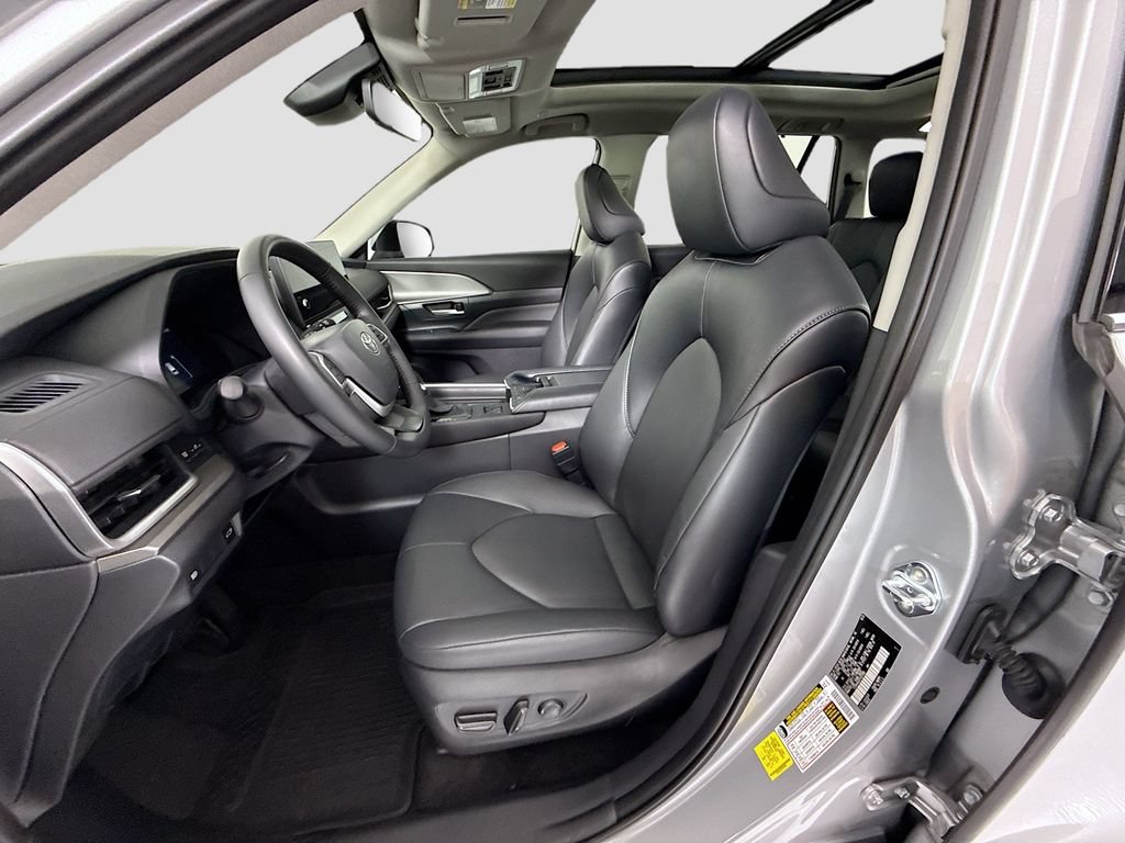 Used 2026 Toyota Grand Highlander FWD image 19