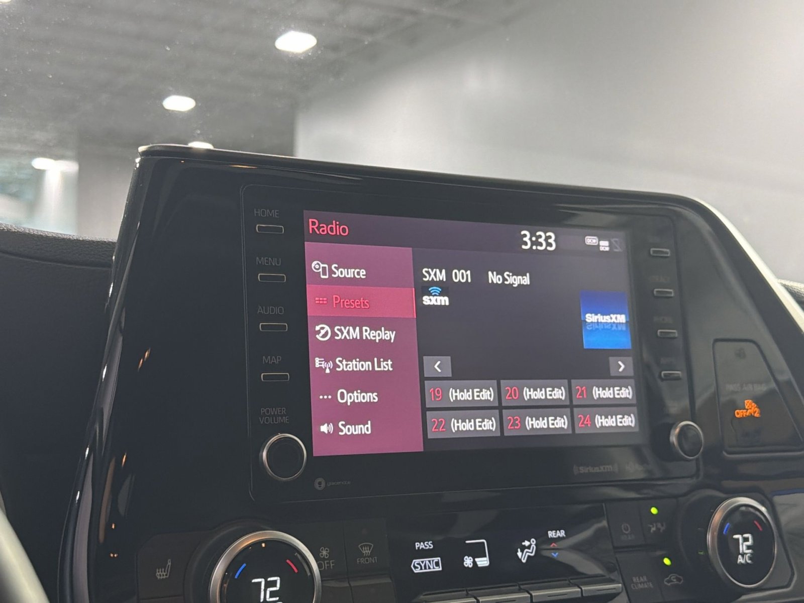 Used 2021 Toyota Highlander XLE AWD/4WD image 38