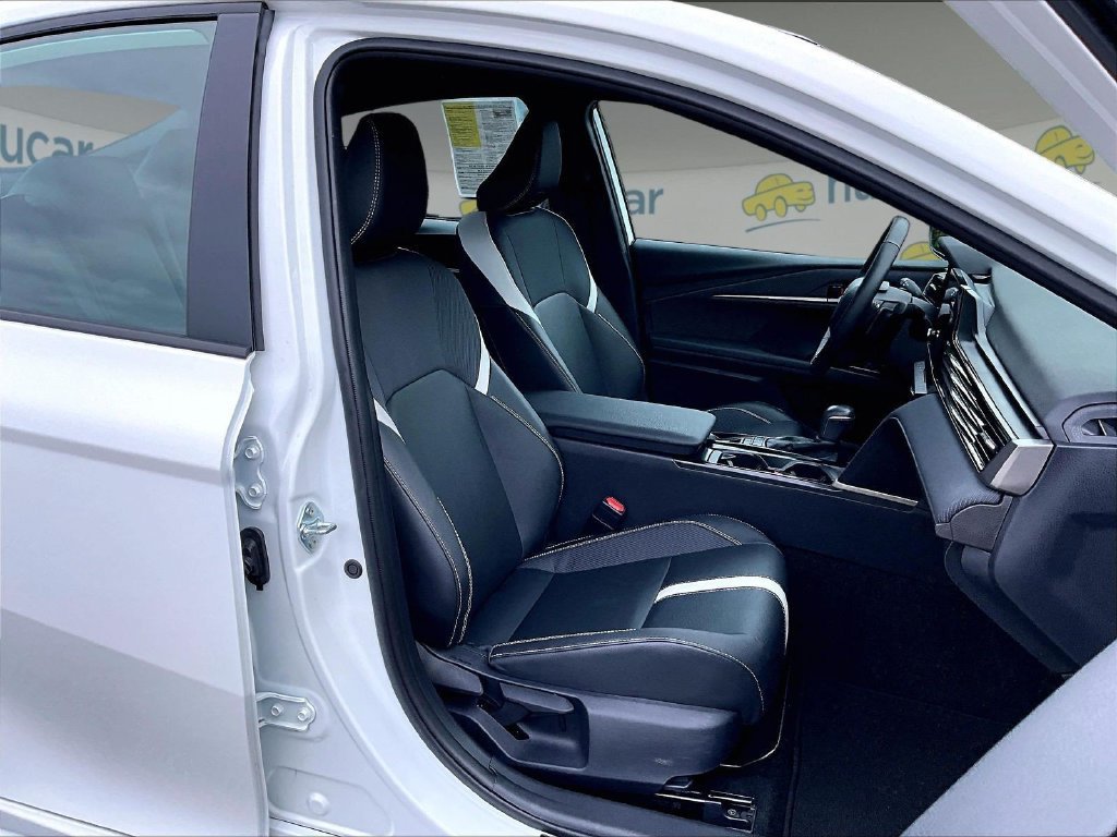 Used 2026 Toyota Camry SE FWD image 11